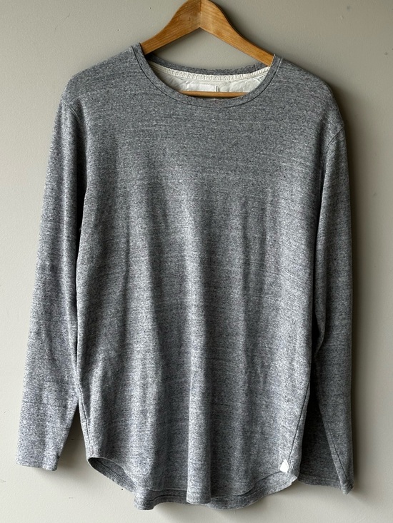 on the byas Other - On the byas Gray Crewneck Sweater - Lightweight Pullover longer length